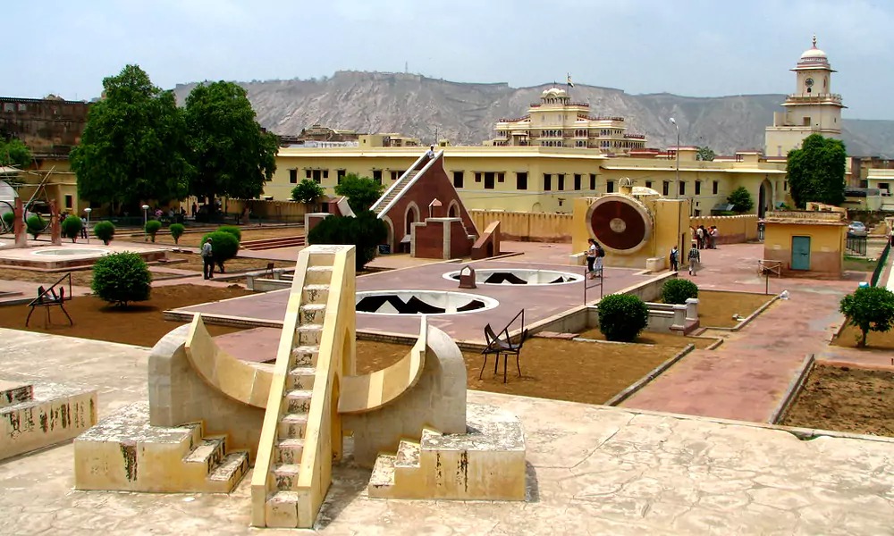 Day 01: Arrive Jaipur (L, D)